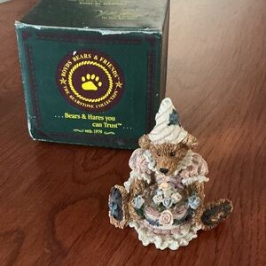 Boyds Bears Festive Bear with Floral Accents